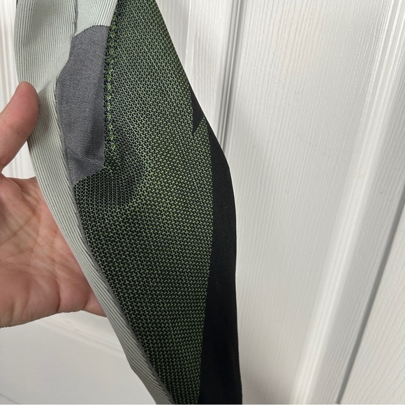 Nike x Feng Chen Wang "Transform Jacket," women's pro long-sleeve knit top, Lg. - Picture 6 of 11